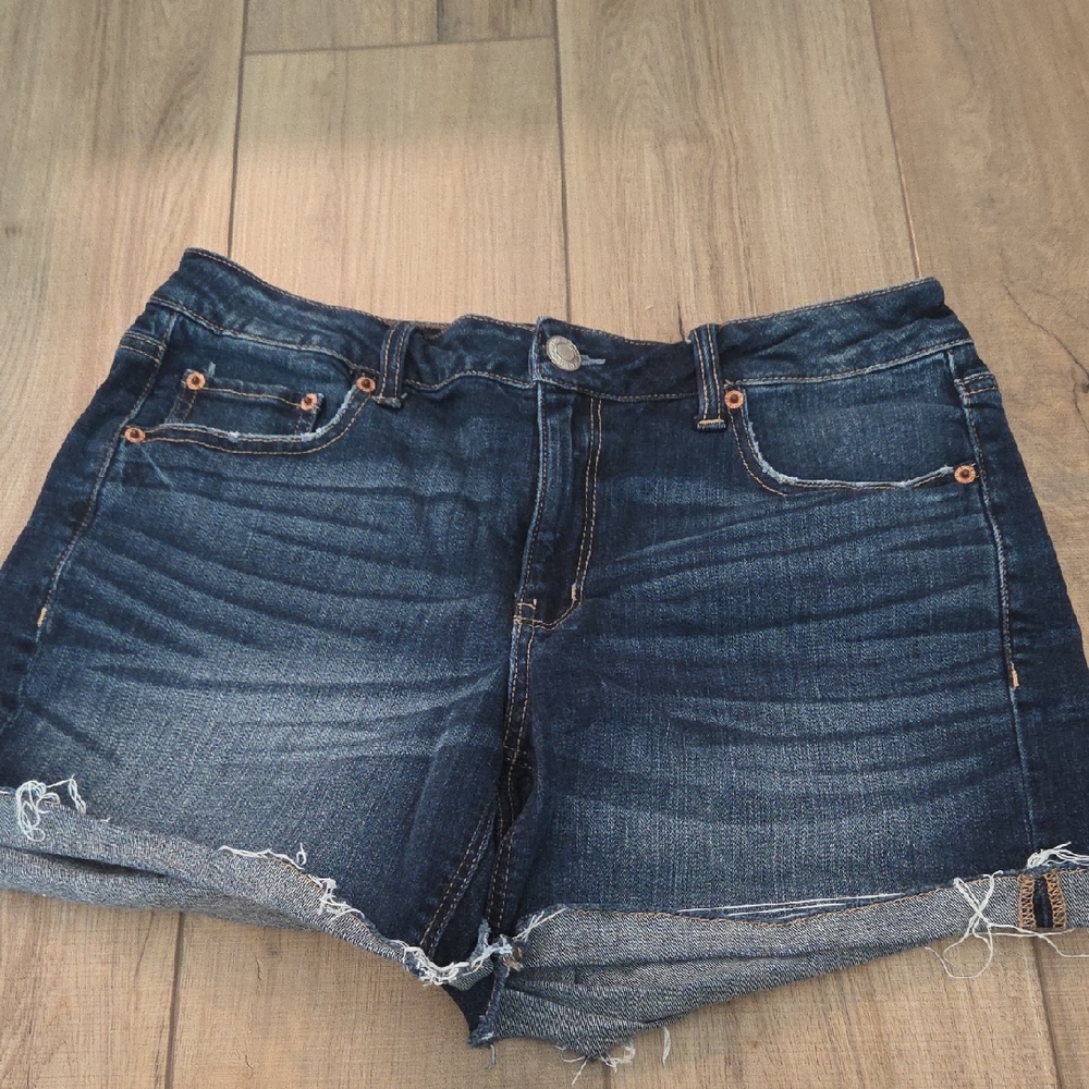 American Eagle Tomgirl Midi Shorts